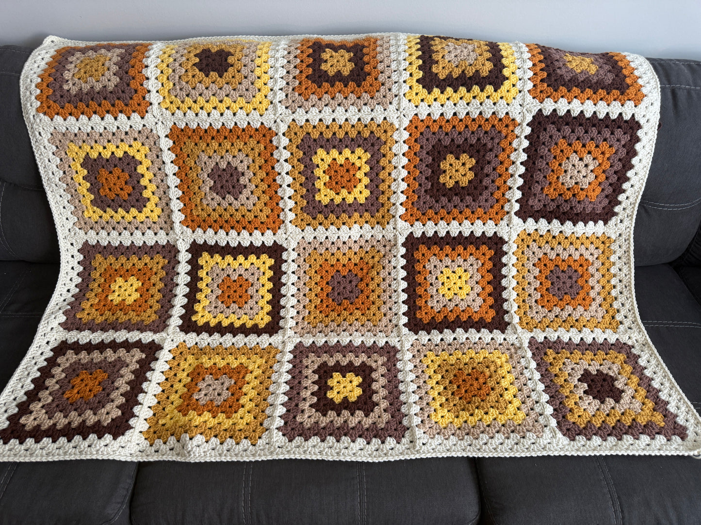 Granny Square Blanket - Vintage Sunflower
