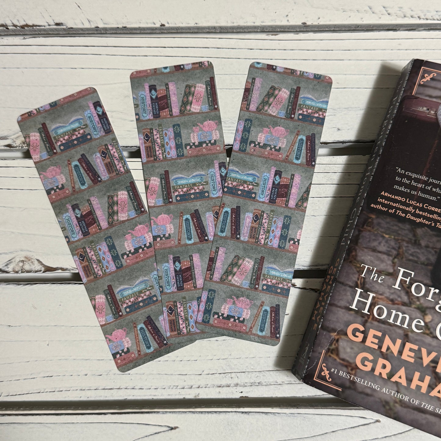 Bookshelf - Laminated Bookmark